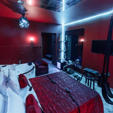 בוקרשט Romeo Nights - Love Rooms - Adults Only מראה חיצוני תמונה