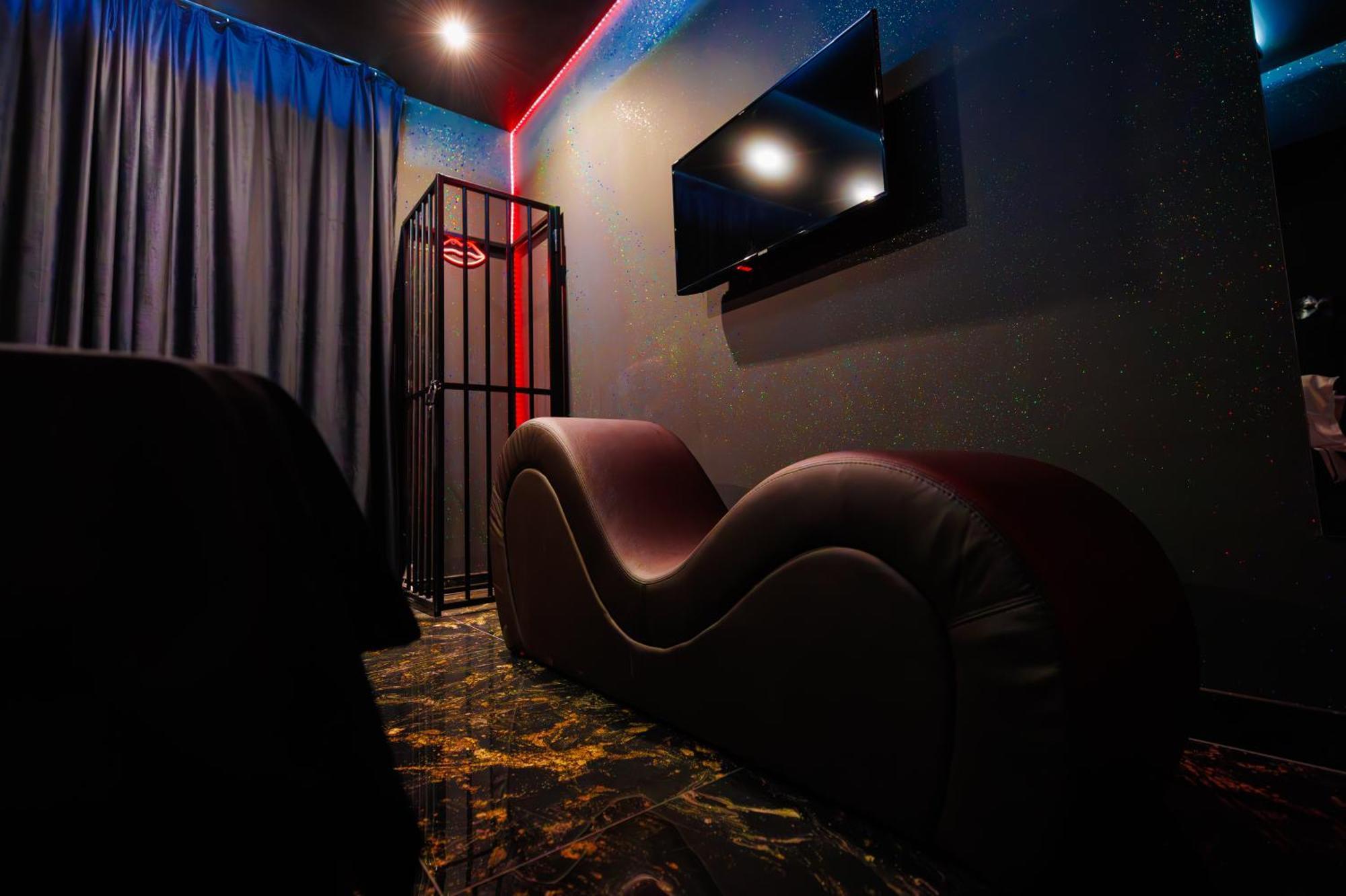 בוקרשט Romeo Nights - Love Rooms - Adults Only מראה חיצוני תמונה