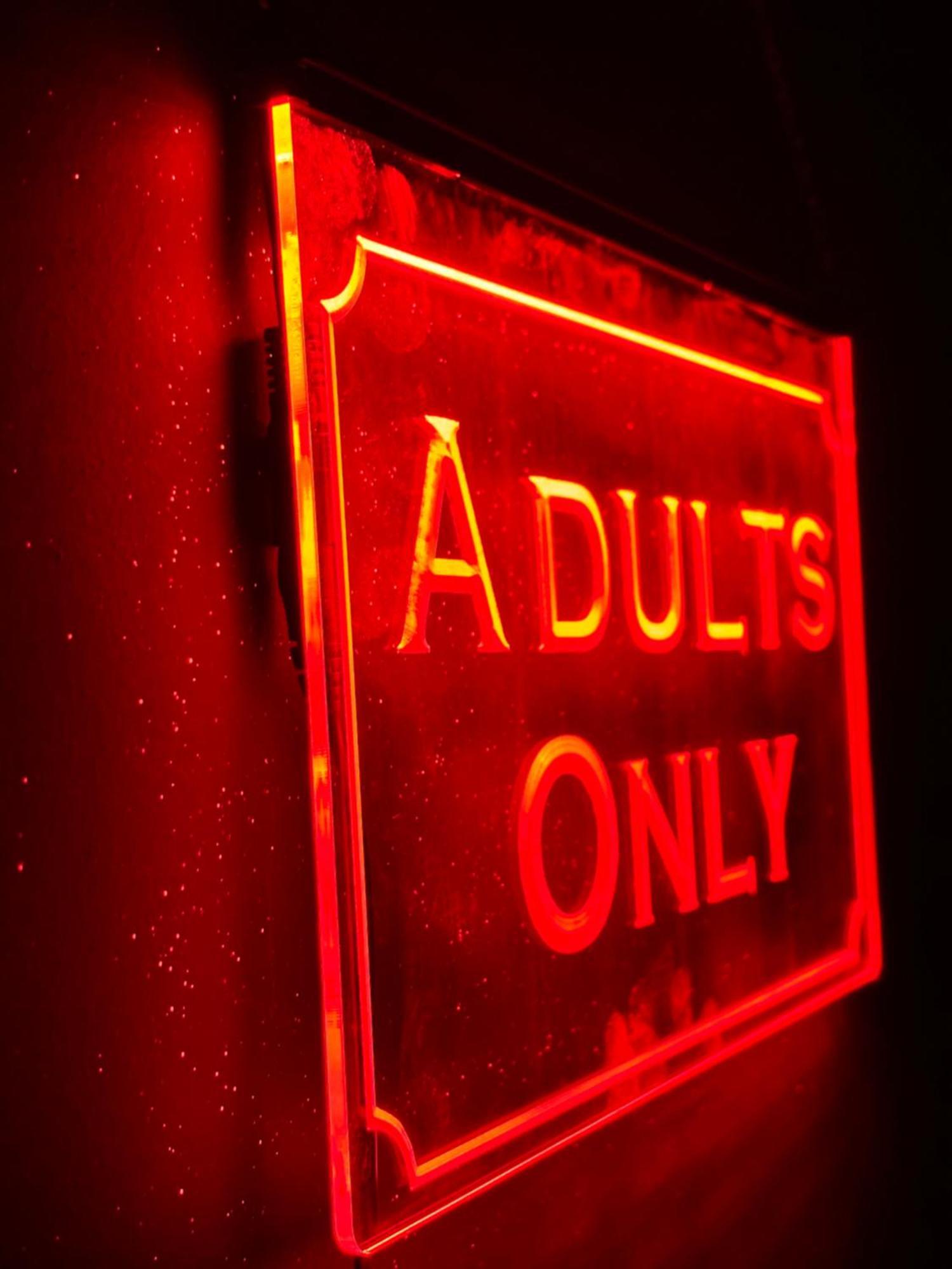 בוקרשט Romeo Nights - Love Rooms - Adults Only מראה חיצוני תמונה