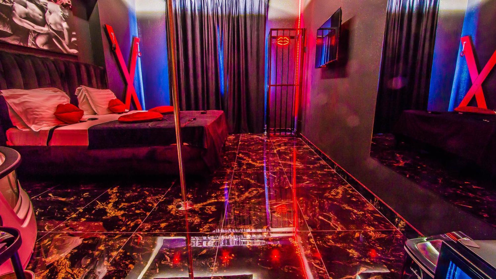 בוקרשט Romeo Nights - Love Rooms - Adults Only מראה חיצוני תמונה