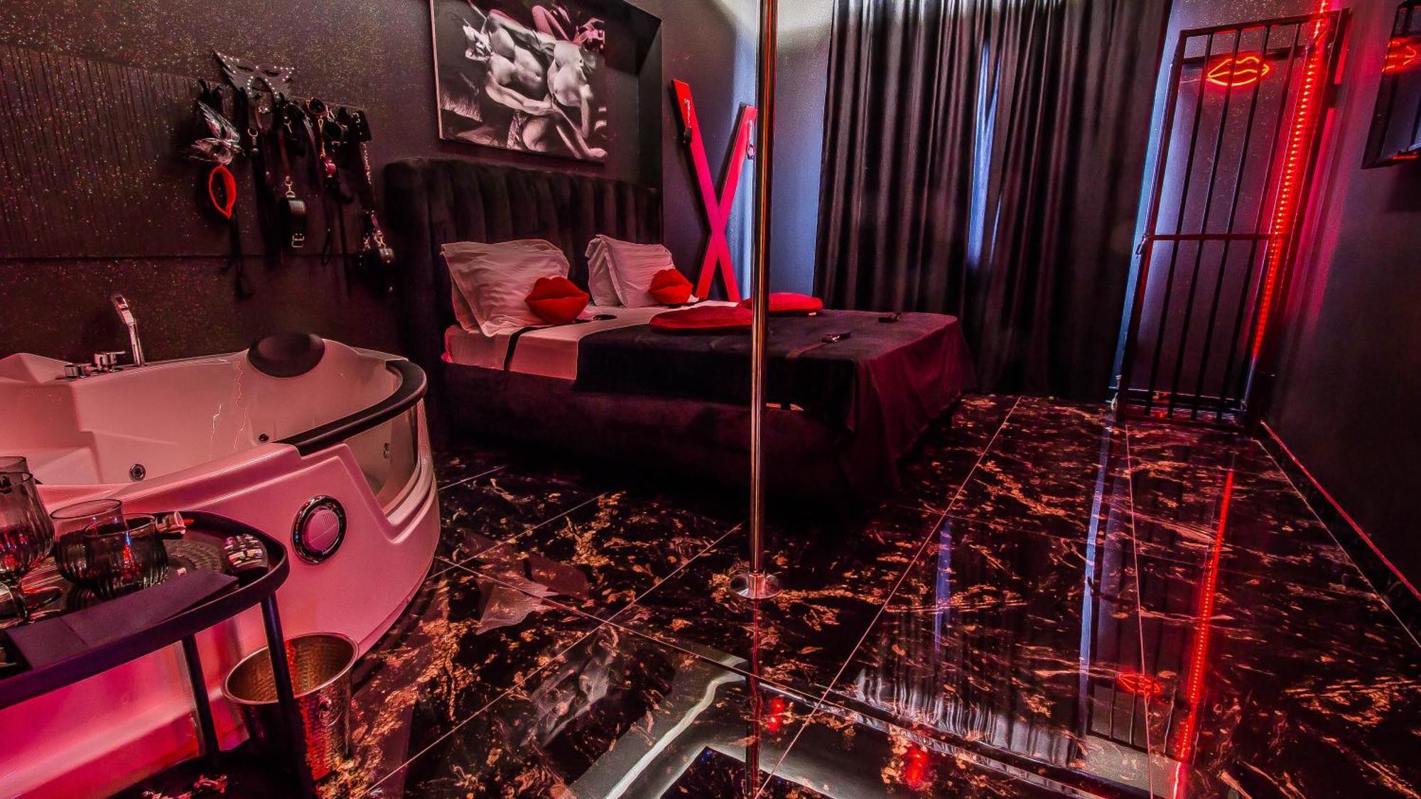 בוקרשט Romeo Nights - Love Rooms - Adults Only מראה חיצוני תמונה
