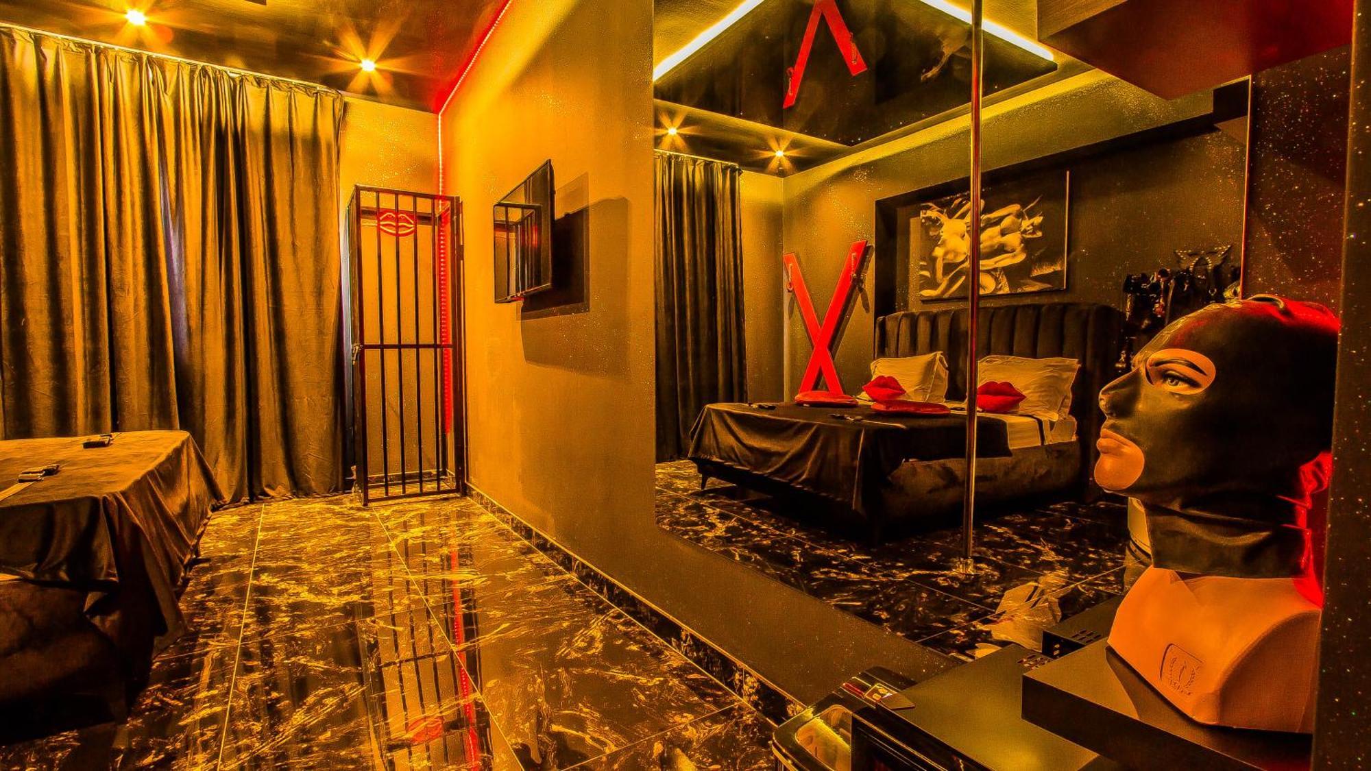 בוקרשט Romeo Nights - Love Rooms - Adults Only מראה חיצוני תמונה