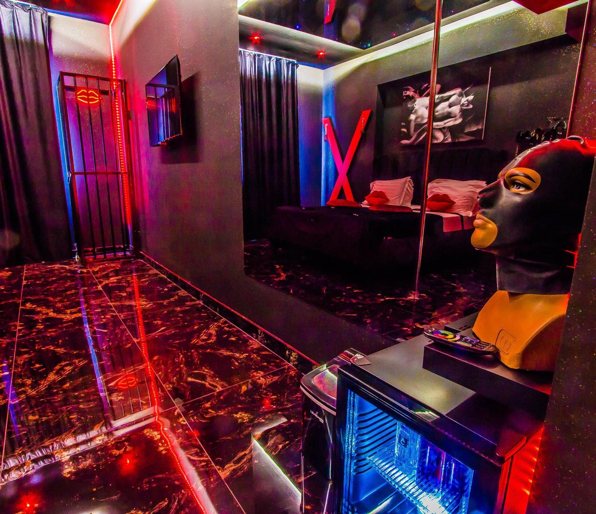 בוקרשט Romeo Nights - Love Rooms - Adults Only מראה חיצוני תמונה