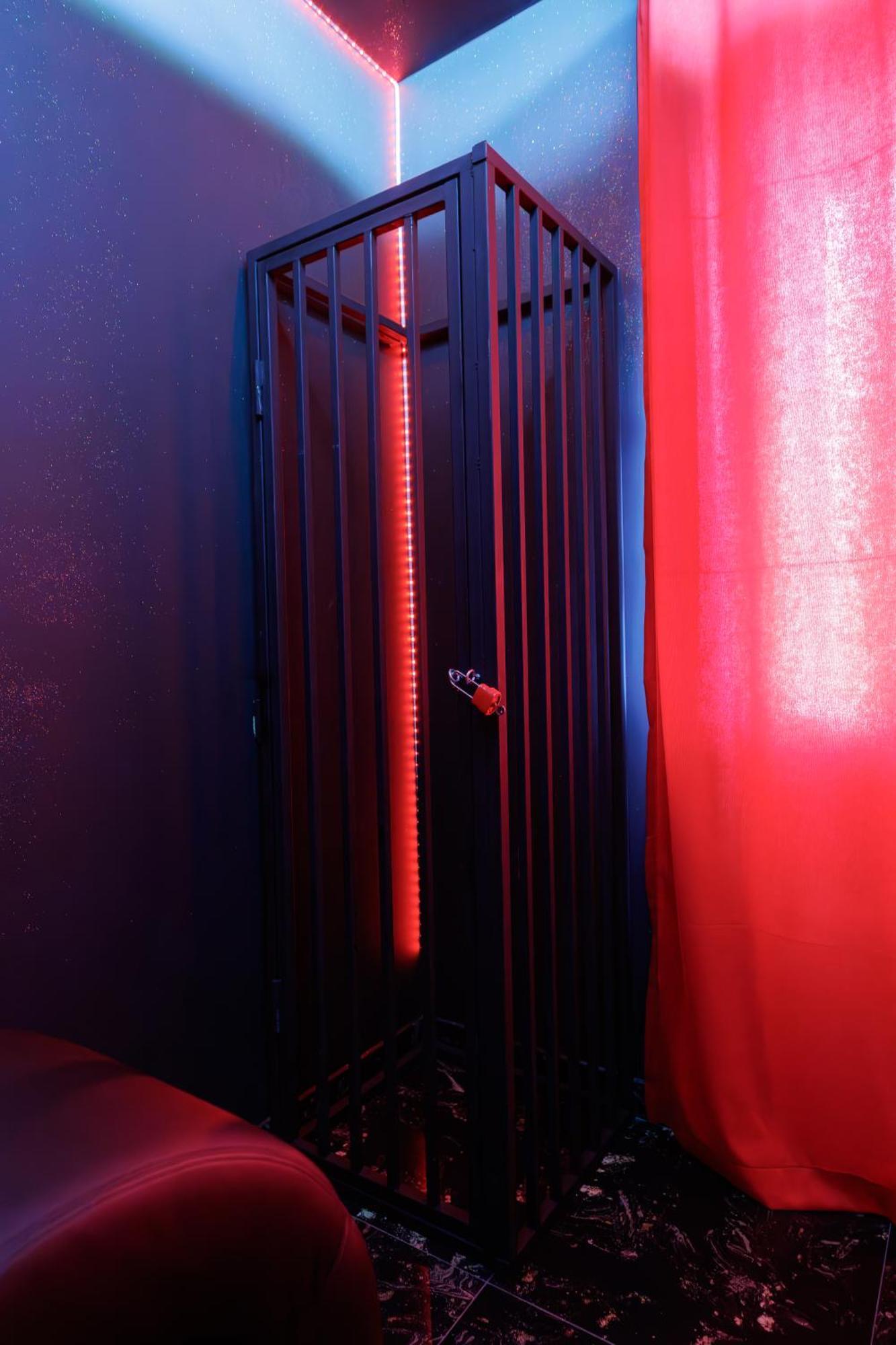 בוקרשט Romeo Nights - Love Rooms - Adults Only מראה חיצוני תמונה
