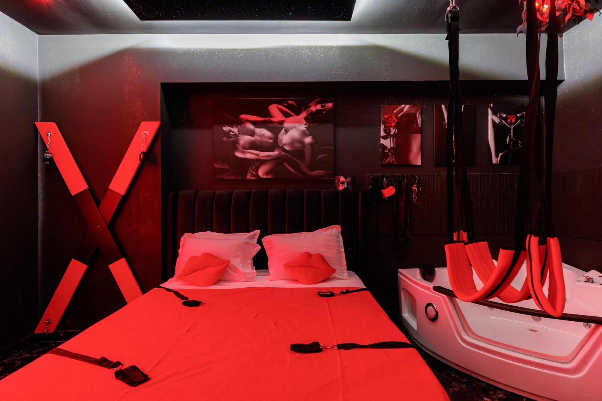 בוקרשט Romeo Nights - Love Rooms - Adults Only מראה חיצוני תמונה