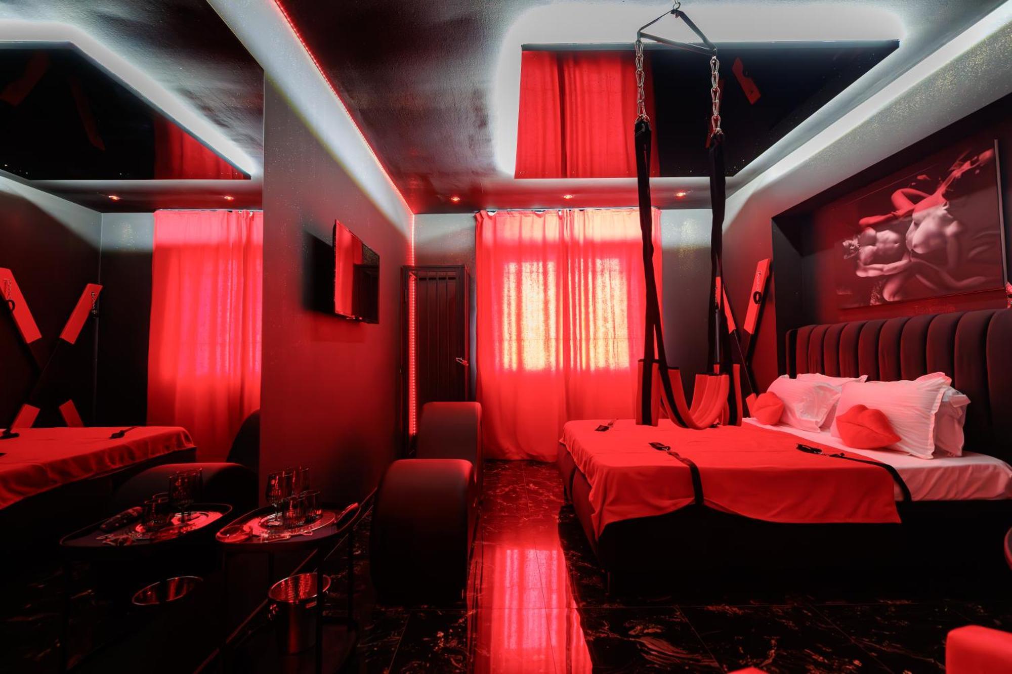 בוקרשט Romeo Nights - Love Rooms - Adults Only מראה חיצוני תמונה