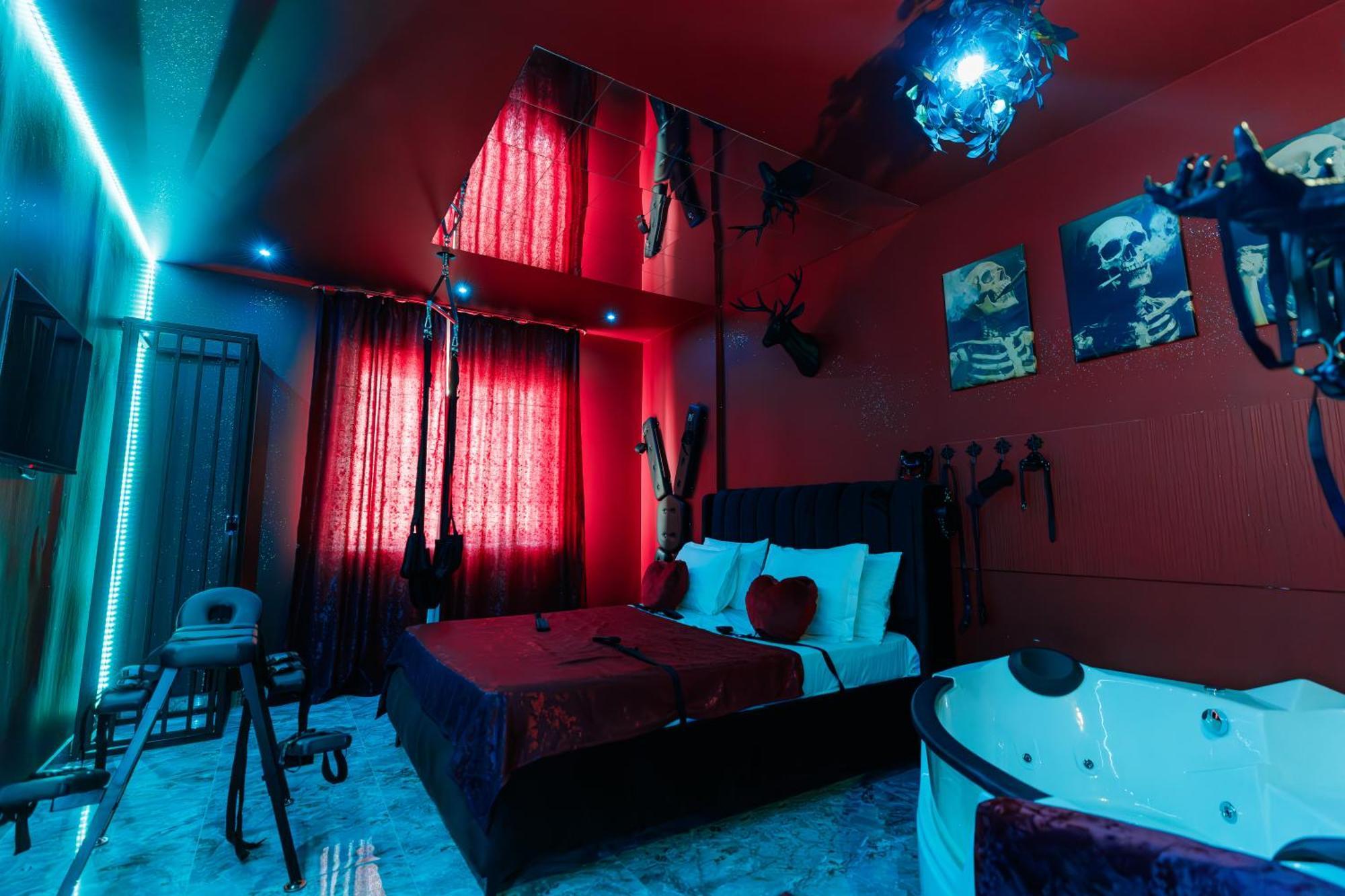 בוקרשט Romeo Nights - Love Rooms - Adults Only מראה חיצוני תמונה